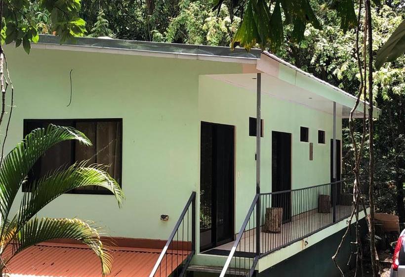 هاستل Casa Encantada Rooms   Dbl Room   Aire Acondicionado   Wifi   Parking   Private Bathroom