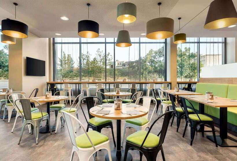 هتل Super 8 By Wyndham Dresden