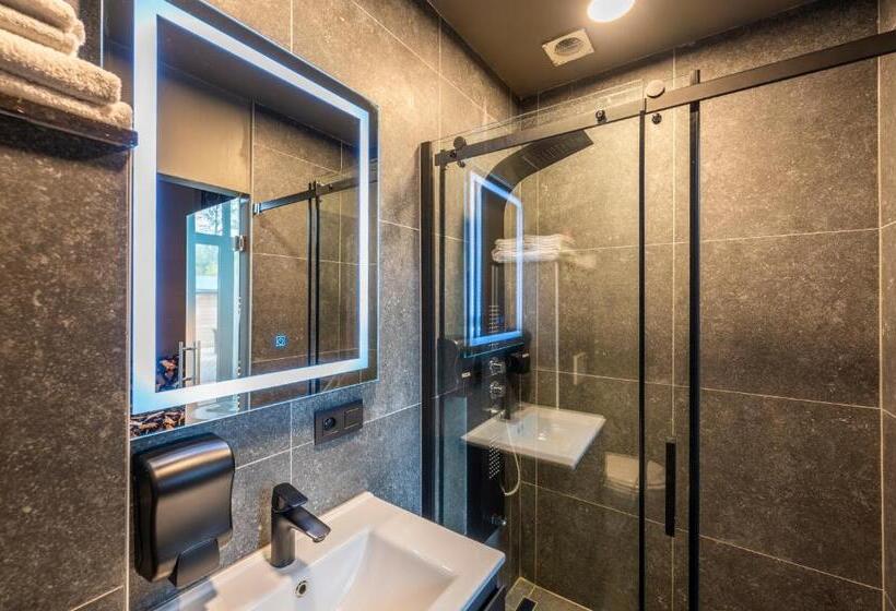 汽车旅馆  M Otel E40