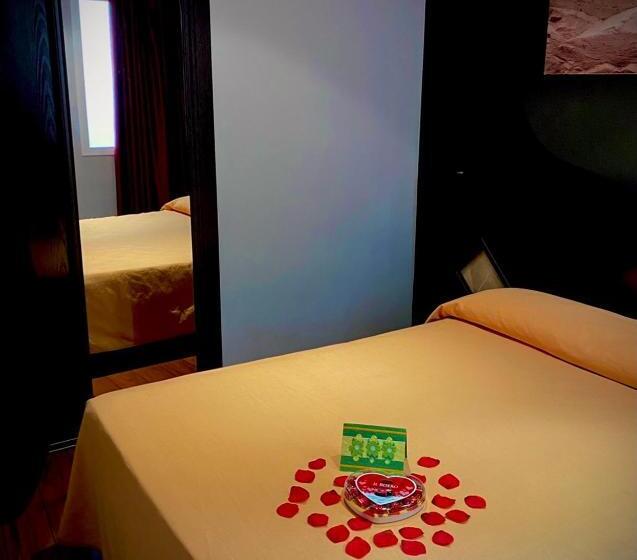 بنسيون Hostal Royal Almorox