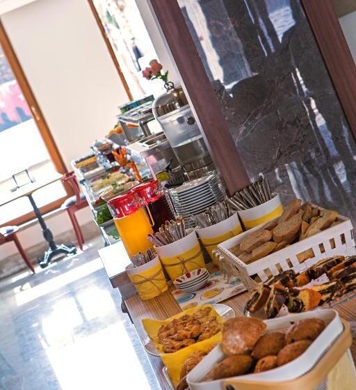 Fotos del hotel Obelisk  & Suites:  3