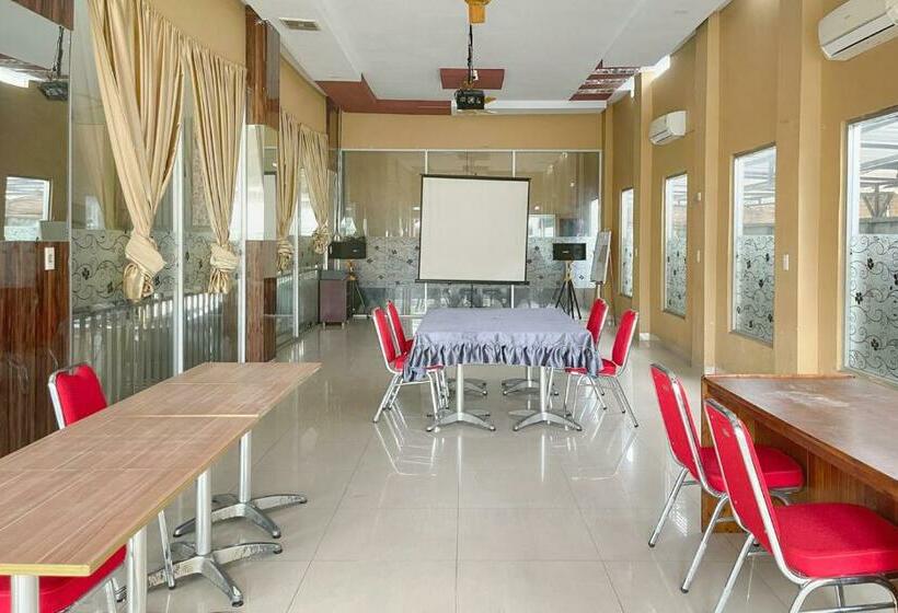 هتل Urbanview  Syariah Puri Residence Medan