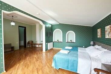 هتل Antique Resorts