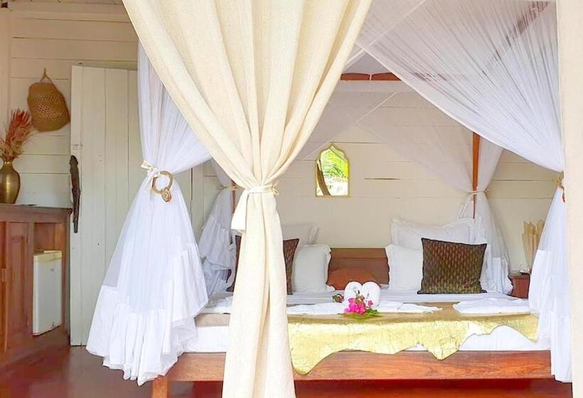 هتل Ecolodge Le Ravoraha