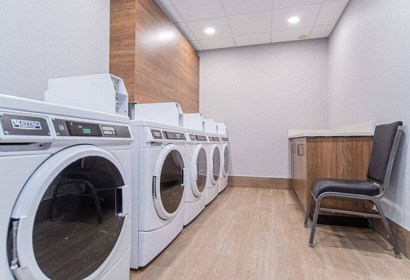 בית מלון כפרי Towneplace Suites By Marriott Brantford And Conference Centre