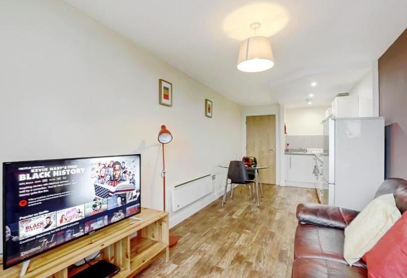 هتل Ur Stay Apartments Leicester