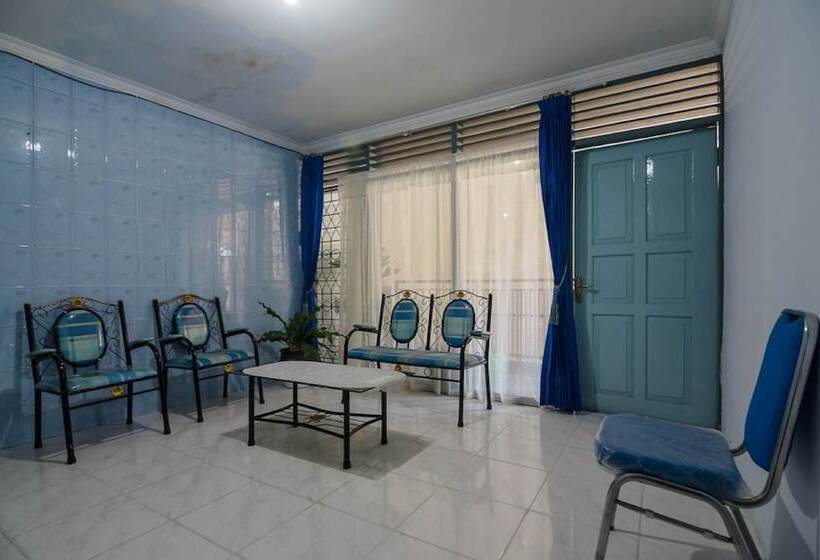 پانسیون Reddoorz Syariah @ Ahmad Yani Street Balikpapan