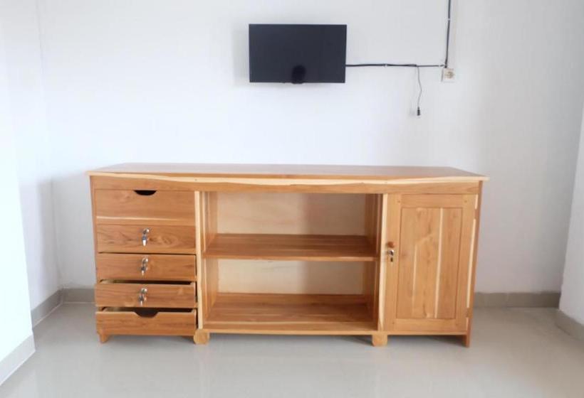 تختخواب و صبحانه Sky Bajo Hostel