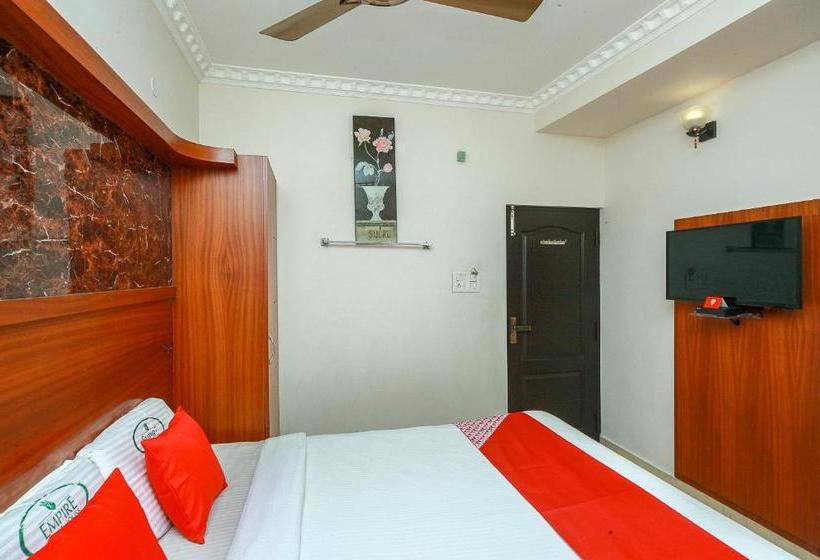 هتل Oyo 8153 K Empire