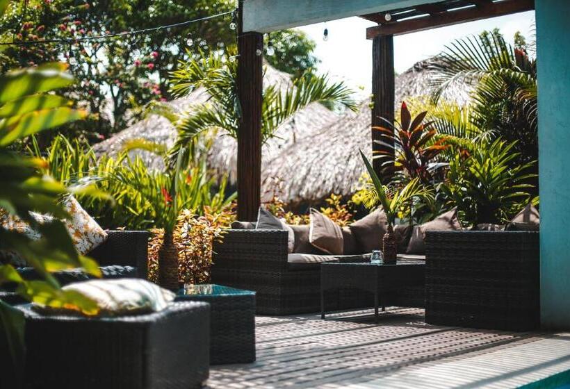 هتل Villa Eden Palomino