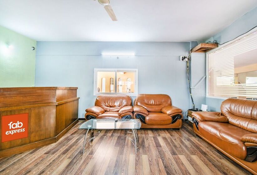 בית מלון כפרי Fabexpress Garden View Inn