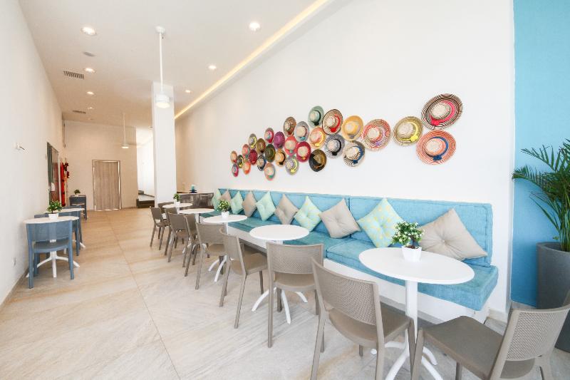 هتل Azure Lofts & Pool