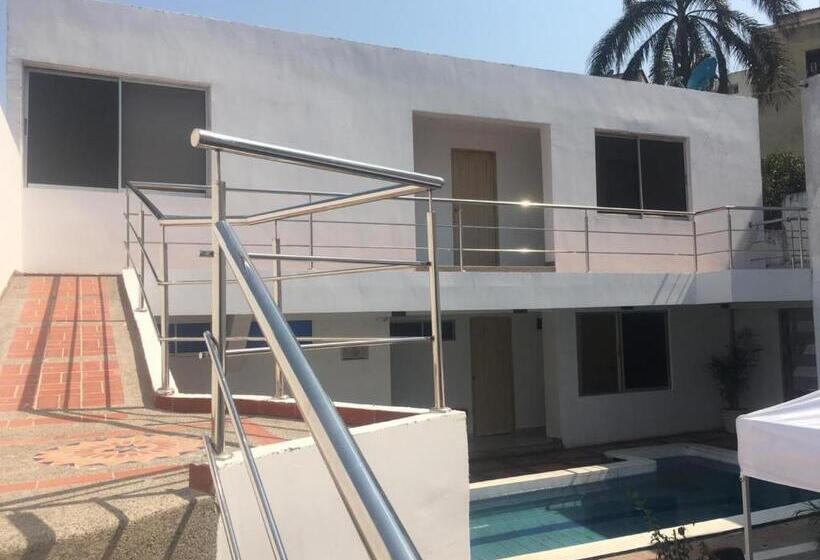 پانسیون Villa Mary Hostal