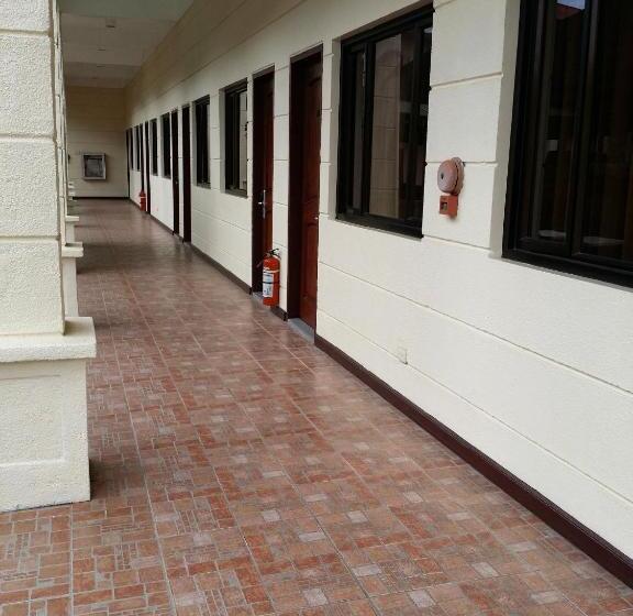 Dottie S Place Hotel & Restaurant