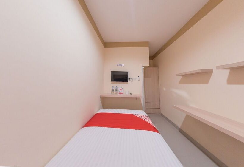 Hotel Oyo 478 Balcon Biru