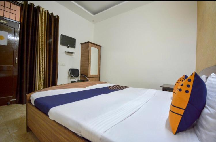 فندق Spot On 37048 Saini Guest House