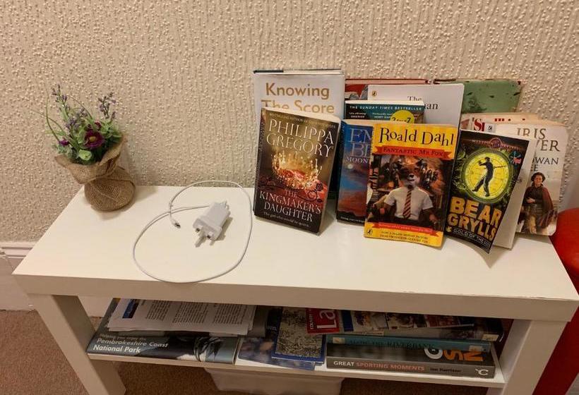 ペンション The Corner Rooms