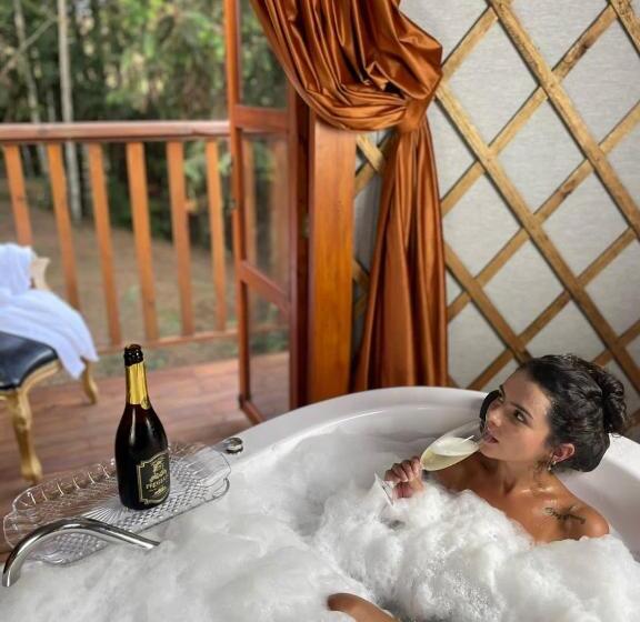 ユースホステル Solar Do Oriente   Yurt Ecovillage