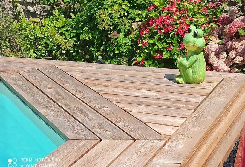 민박 Au Crapaud Charmant
