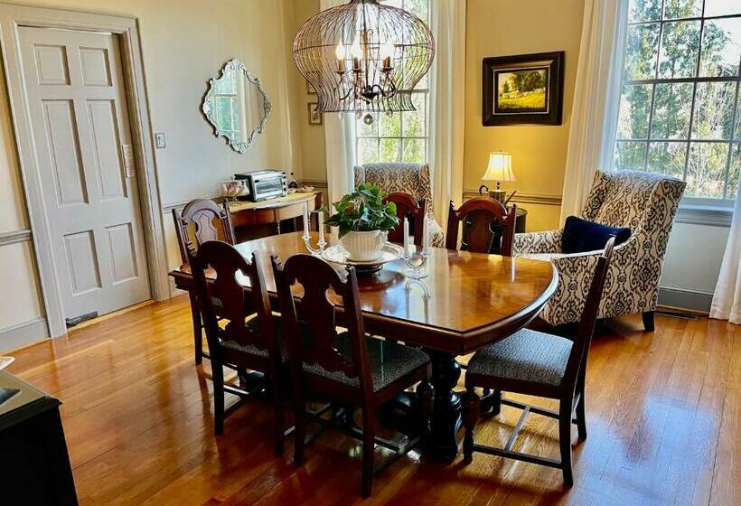 ベッドアンドブレックファースト The Holly And Ivy Inn