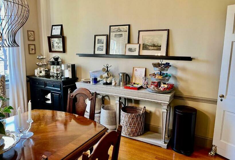 ベッドアンドブレックファースト The Holly And Ivy Inn