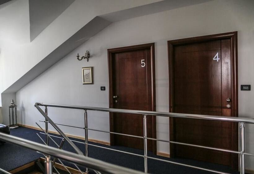 Garni Hotel Atrium