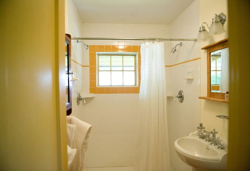צימר Hopkins Ordinary Bed, Breakfast And Ale Works