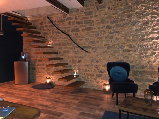 Отель Domaine De Vandenesse Et Spa
