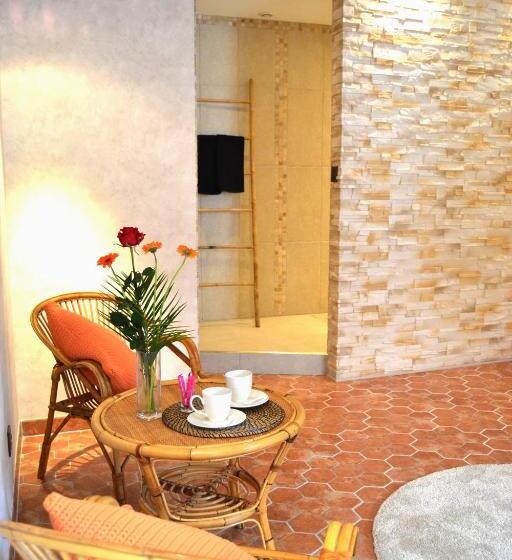 Отель Domaine De Vandenesse Et Spa