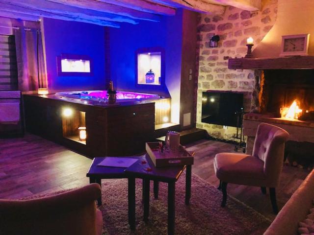 Отель Domaine De Vandenesse Et Spa