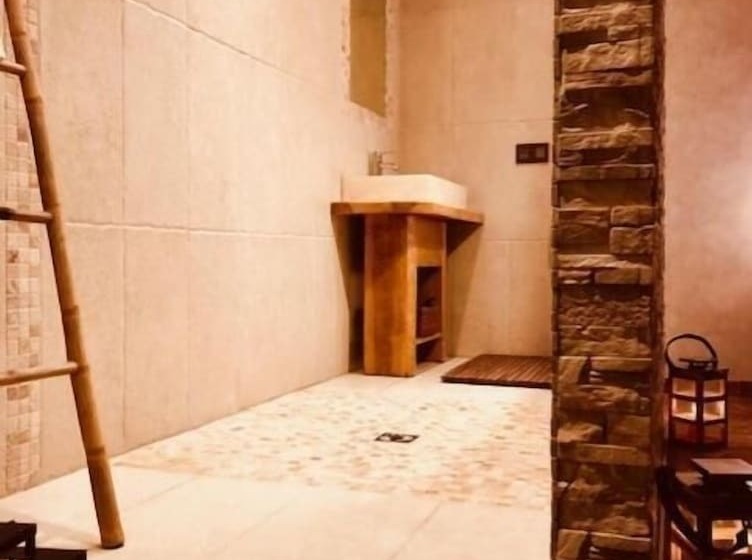 Отель Domaine De Vandenesse Et Spa