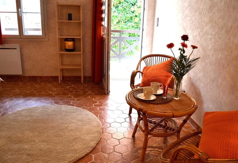 Отель Domaine De Vandenesse Et Spa