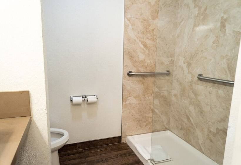 מוטל Maywood Inn