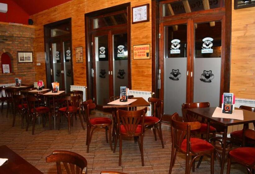 پانسیون Deltix Apartments