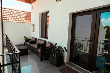 پانسیون Elegant House