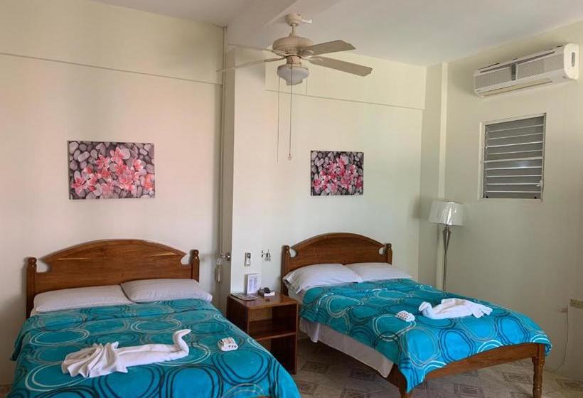 פנסיון Fernando S Seaside Guest House