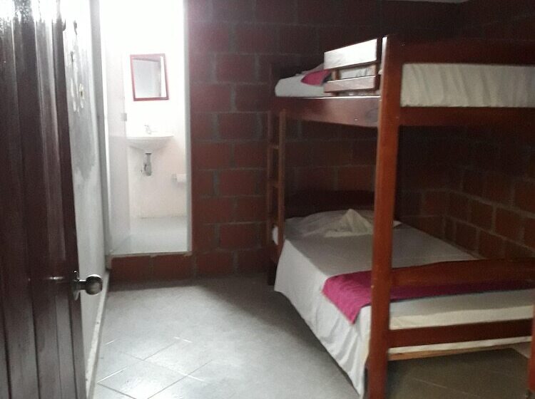 پانسیون Hostal Adrimar