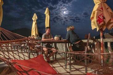 پانسیون Skadar Lake Family Resort