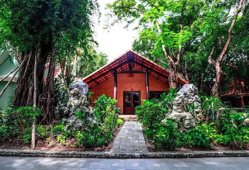 Phuong Nam Resort