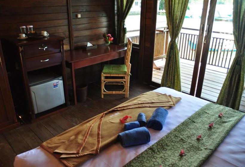 אתר נופש Froggies Divers Lembeh