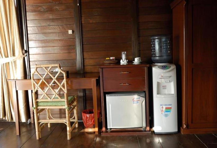 אתר נופש Froggies Divers Lembeh