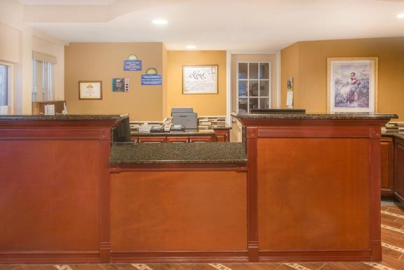 モーテル Days Inn By Wyndham King Winston Salem Area