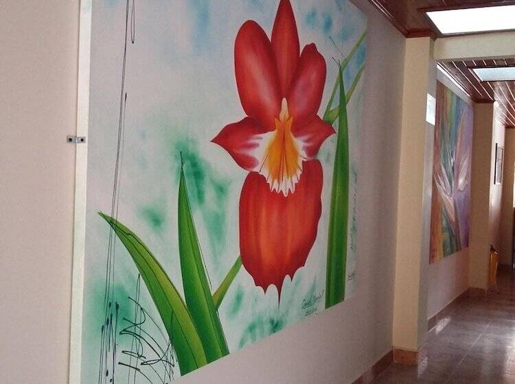 پانسیون Find Land & A Rest