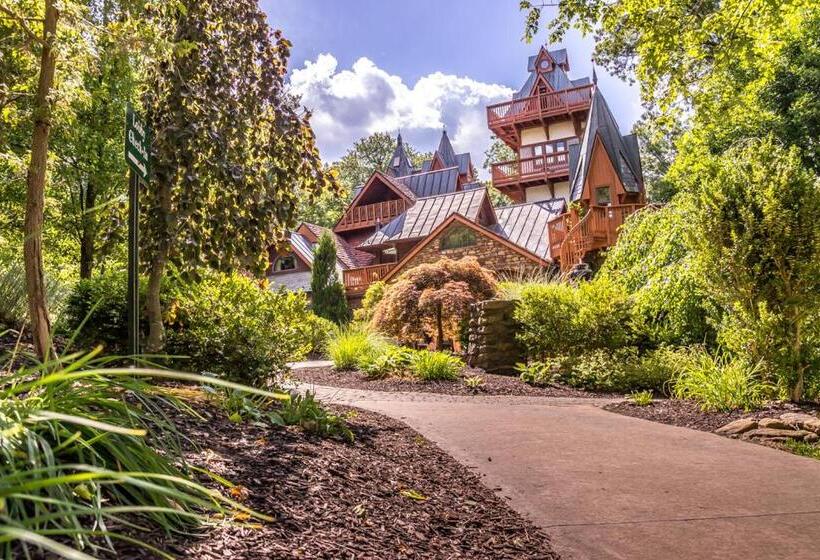 אתר נופש Landoll's Mohican Castle