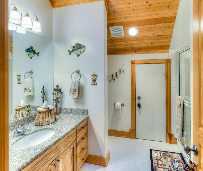 The Lodge At Trout Creek Bed And Breakfast