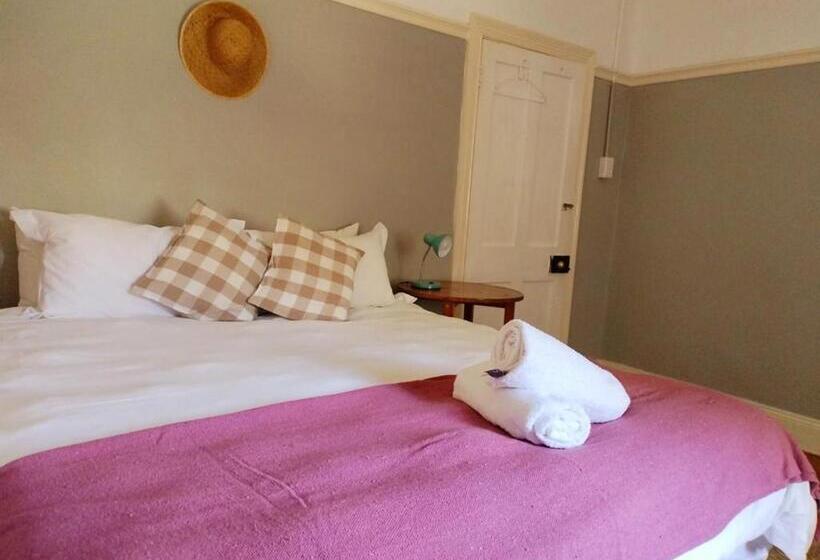 Общежитие Riverview Country Inn