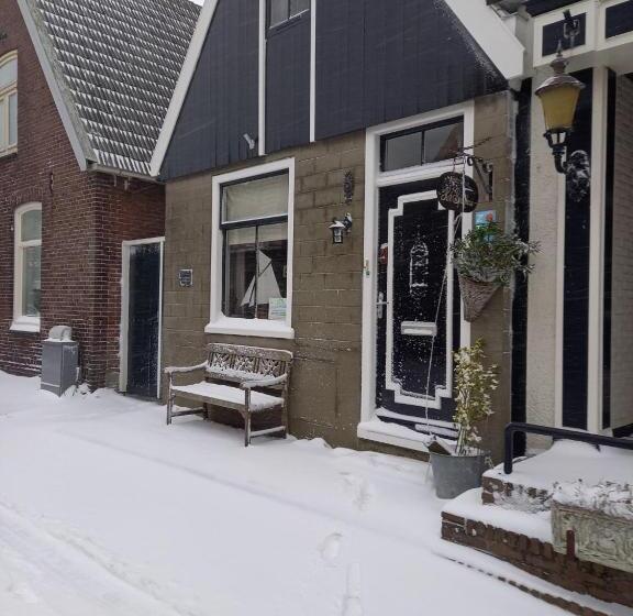 ベッドアンドブレックファースト Bed En Breakfast Kamers En Meer Het Spookhuis