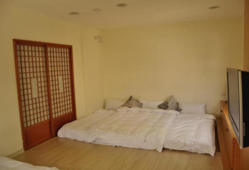 تختخواب و صبحانه Lk Breakfast And Beds