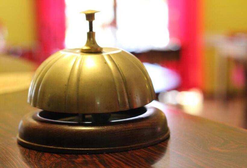 Отель L'auberge Des Collines