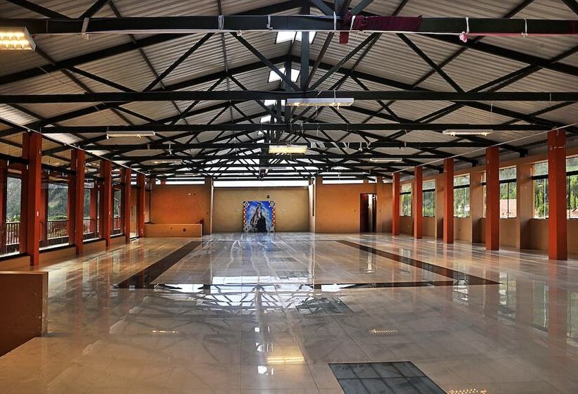 هتل Qasana  Plaza Calca
